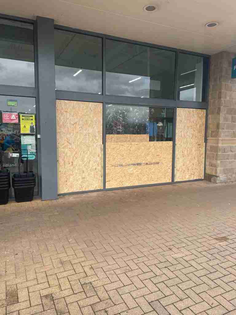 Commercial Board Up